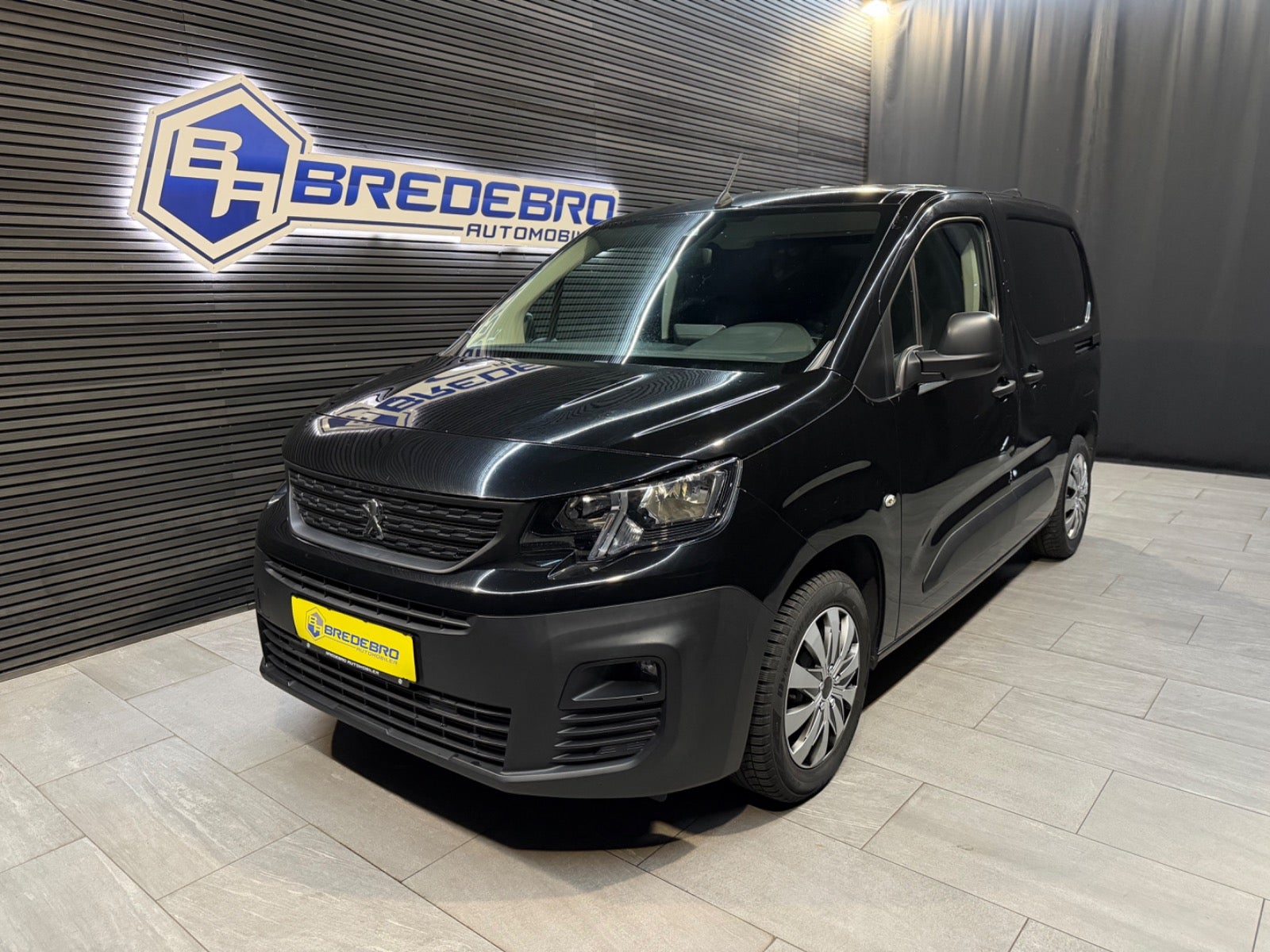 Peugeot Partner 1,5 BlueHDi 100 L1V1 Plus Van, 2021 | Bredebro Automobiler ApS i Bredebro