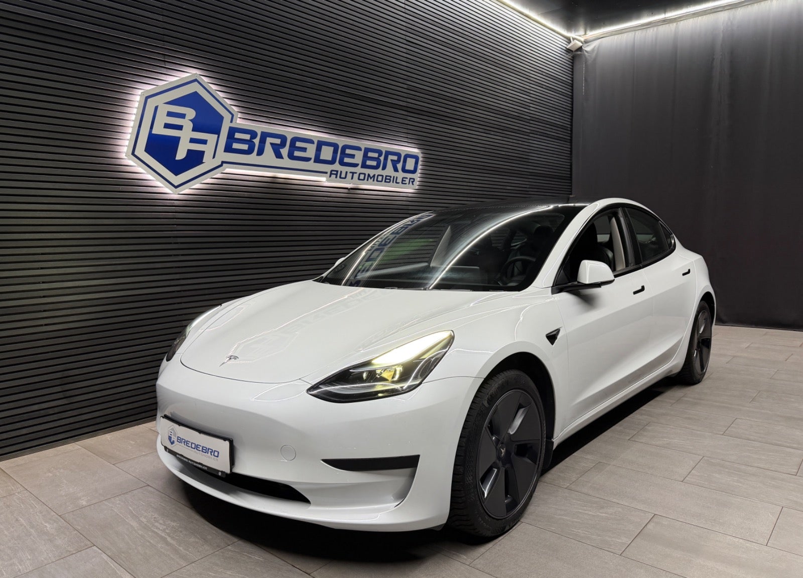 Tesla Model 3 Standard Range+ RWD, 2022 | Bredebro Automobiler ApS i Bredebro