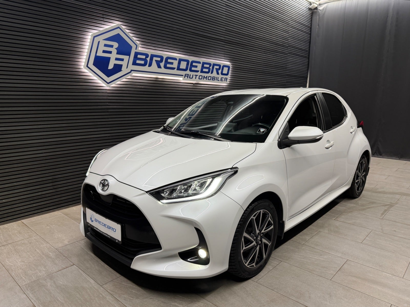 Toyota Yaris 1,5 T3 Vision, 2021 | Bredebro Automobiler ApS i Bredebro